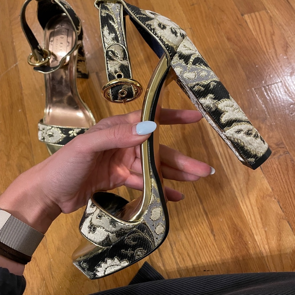 Ted Baker Platform Heels Gold/Black